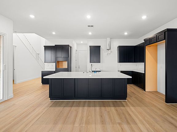 5 web or mls Lennar 10023 DECANO RIDGE ST 5