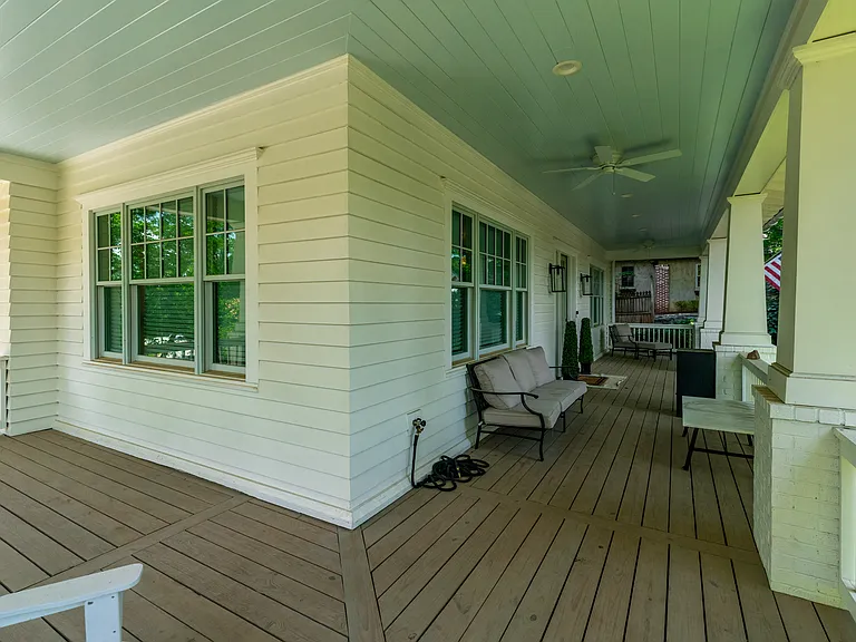 4 E Dr NE — Photo 22
