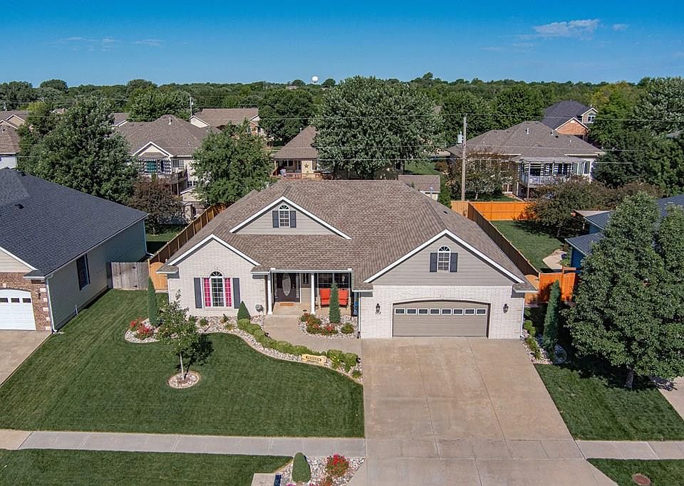 1st image of 312 Greystone Dr