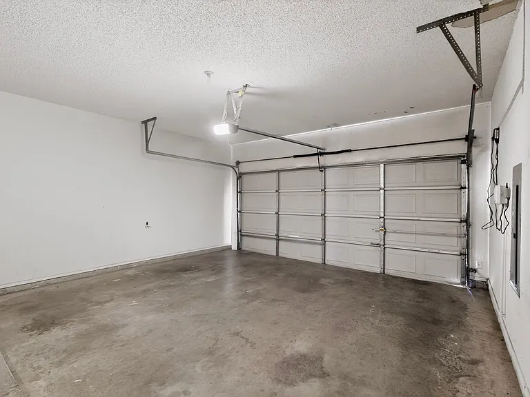 2023 Nottingham Pl — Photo 9
