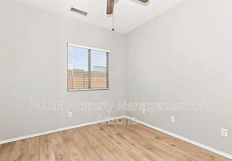 536 E Yellow Wood Ave — Photo 18