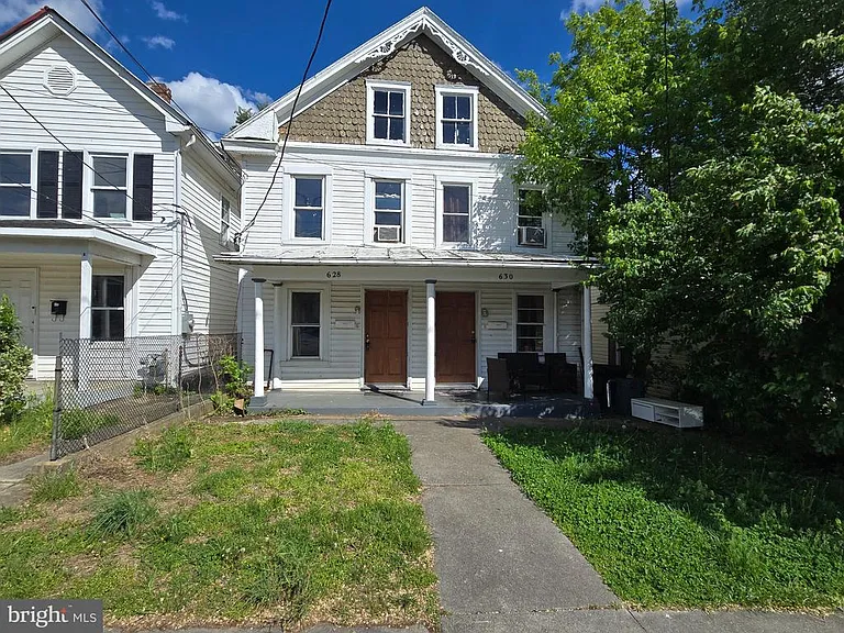 628 Virginia Ave — Photo 1