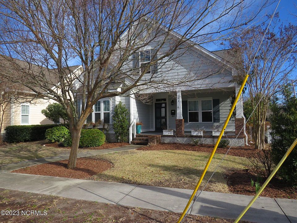 1st image of 300 Gordon St