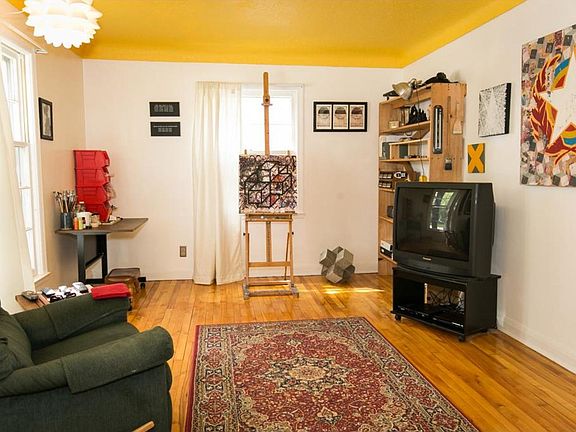 5th image of 2534 Howard St NE