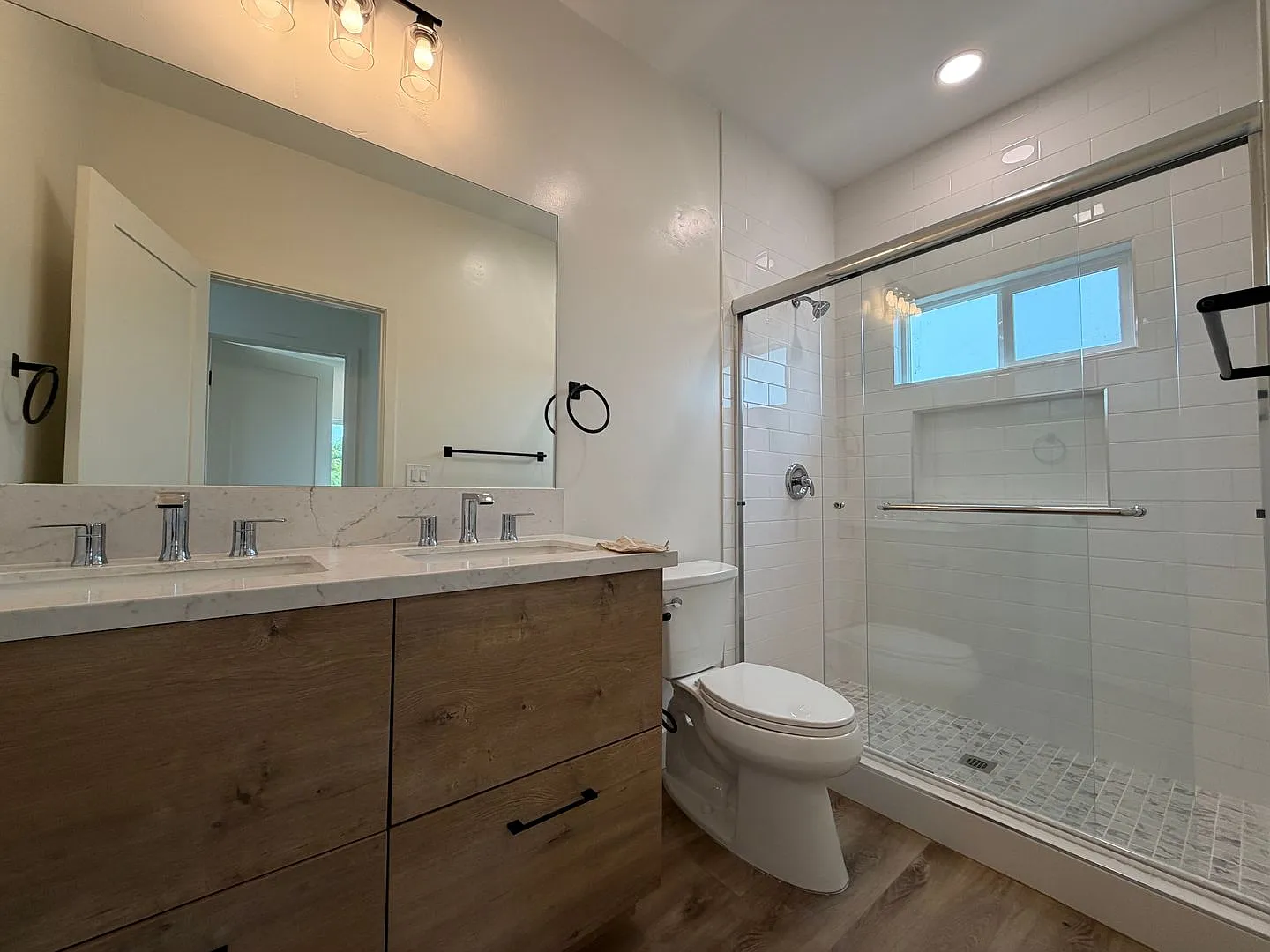 Brand New (2026)!! 4 Bed / 2 Bath Home On Catoctin (Near Campus) — Photo 4