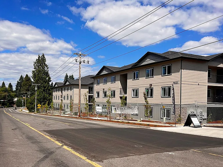 Waterford Terrace Apartments — Photo 6