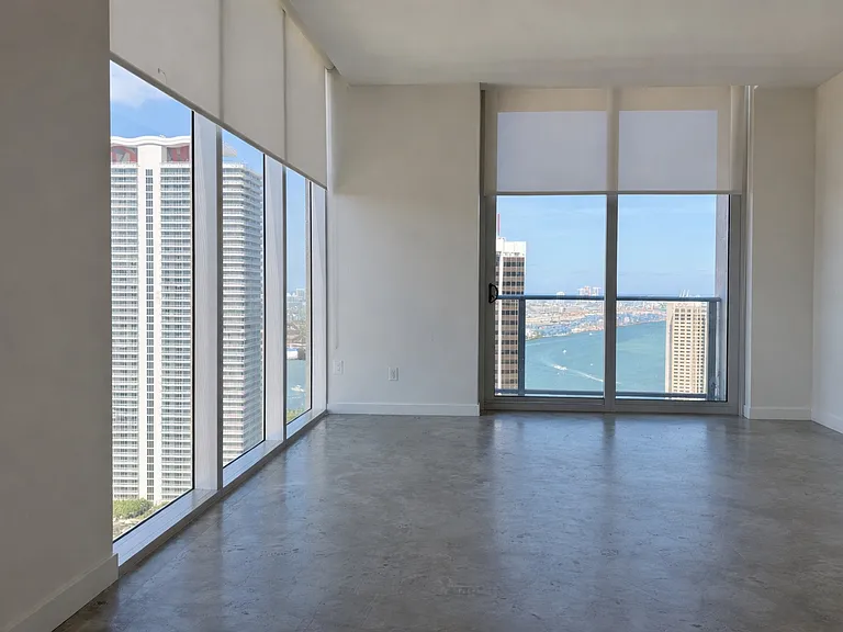 151 SE 1st St #Penthouse 02 — Photo 41