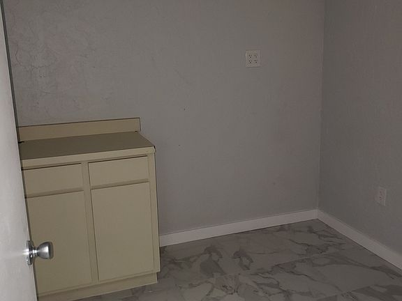 5th image of 2015 S Tuttle Ave Suite E