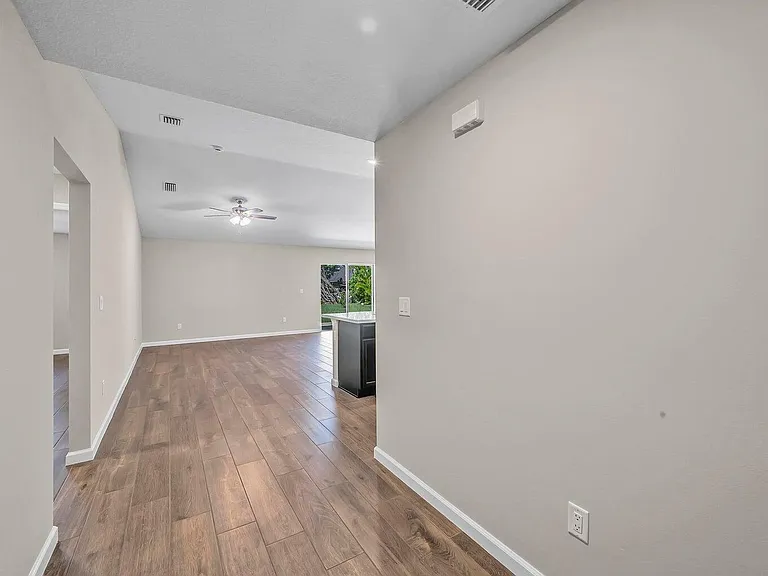 574 NW Bayshore Blvd — Photo 14