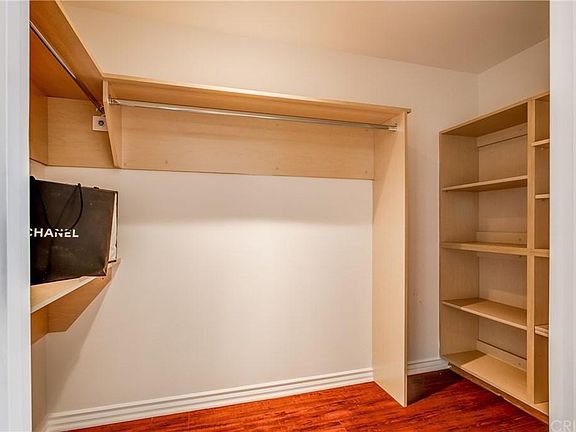 4th image of 4733 W Elmwood Ave #102