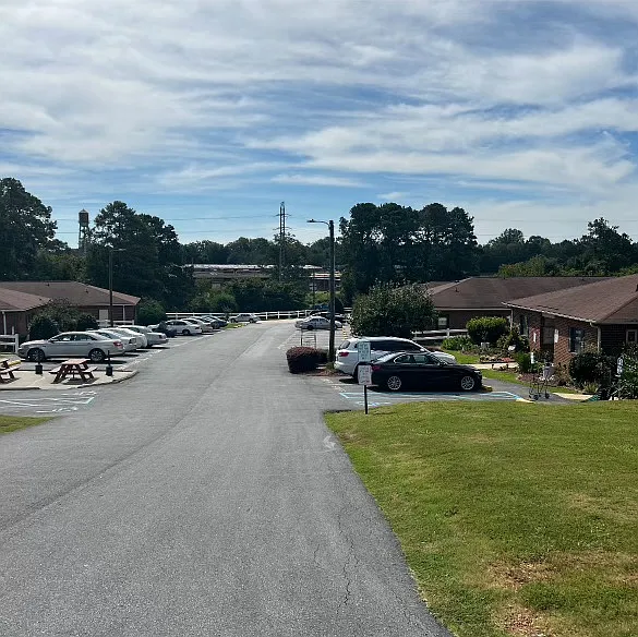 Pineridge Apartments — Photo 4