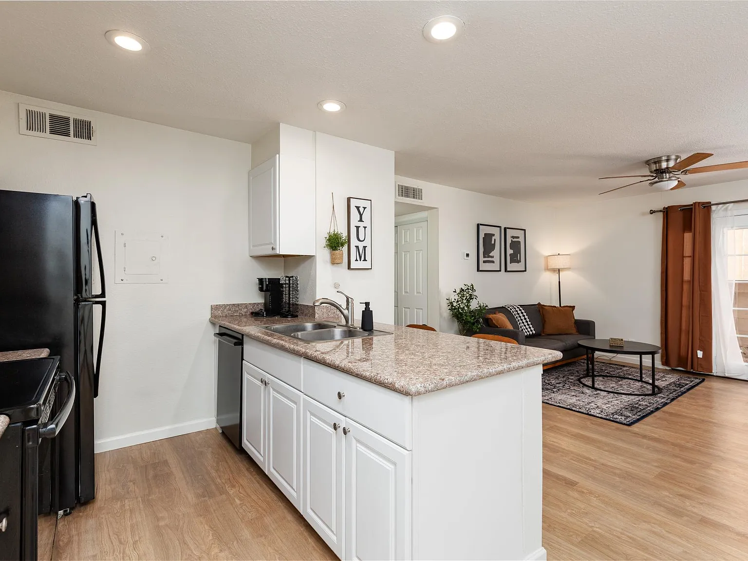 2 bed, 864 sqft, $2,250 — Photo 4