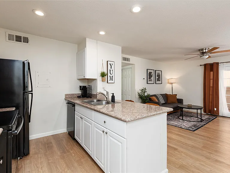 8055 E Thomas Rd — Photo 4
