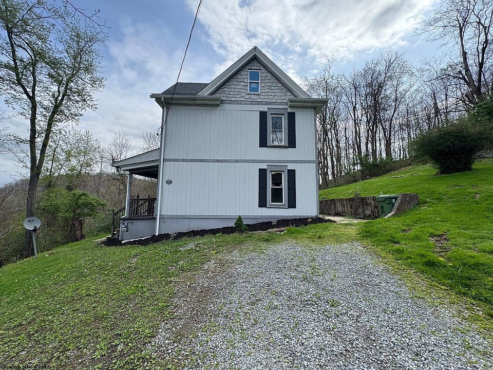 1st image of 224 Bretz St