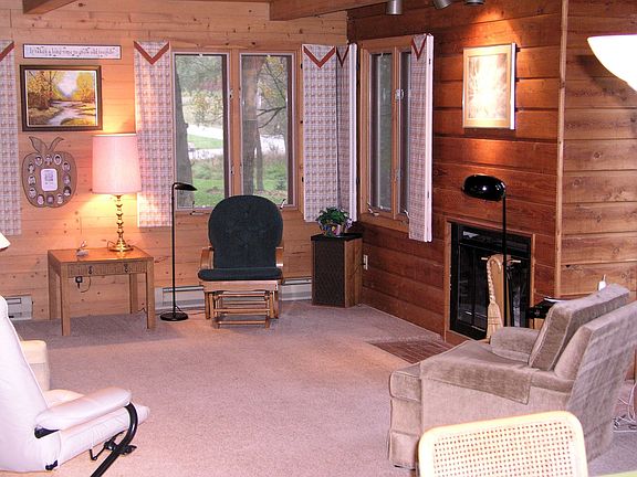 Living Room with fireplace