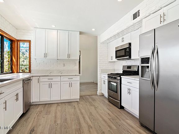 5th image of 224 Cedar Heights Dr