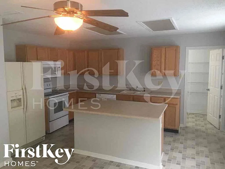 5702 N Jefferson Dr — Photo 7