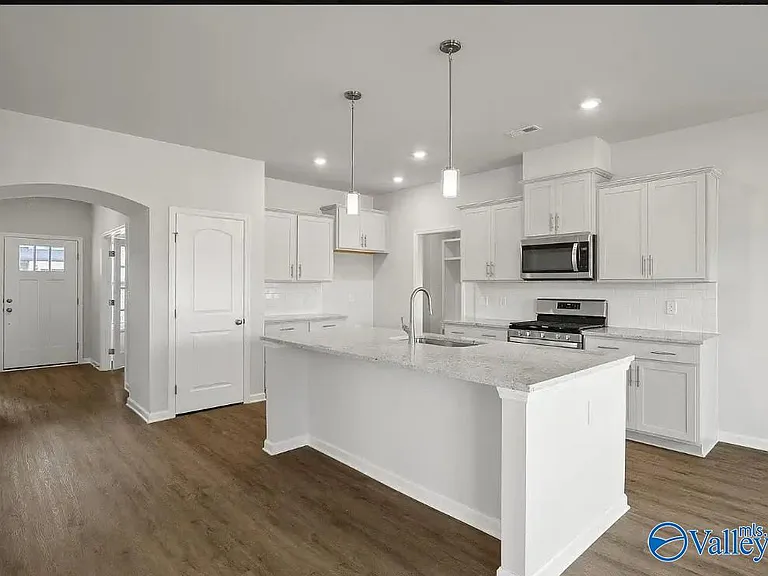408 Tracer St — Photo 7