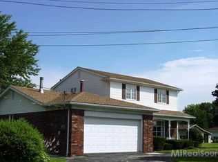 7276 Cardinal St, Algonac, MI 48001