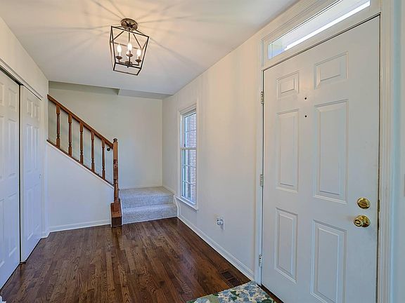 4th image of 1009 Riverview Farm Pl