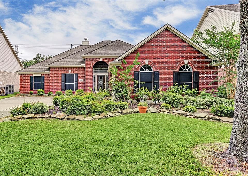 1st image of 2814 Creek Bend Dr