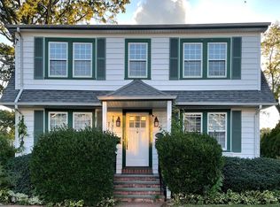 14 Raymond Ct UNIT 2, Garden City, NY 11530