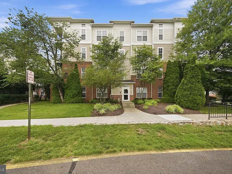 3850 Lightfoot St #155 — Photo 3