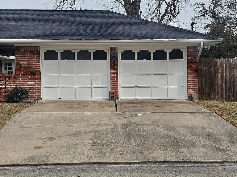 4821 Burning Tree Dr — Photo 22