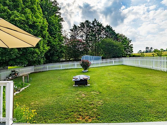 5th image of 548 Hiwassee Rd