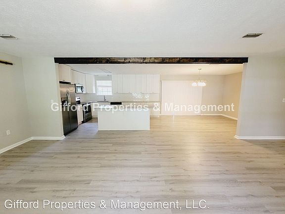 3rd image of 1611 Julia St