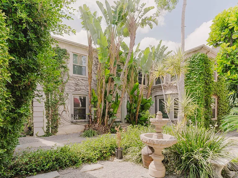 5962 San Vicente Blvd #4 — Photo 4