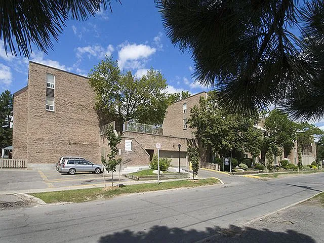 122 Colborne St E — Photo 16