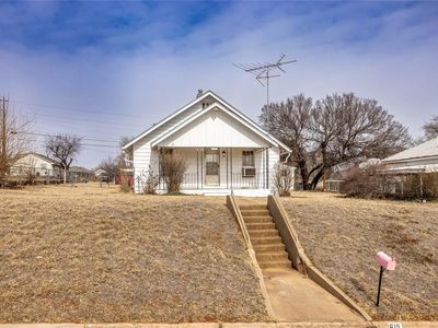 615 W Franklin Ave, Weatherford, OK, 73096
