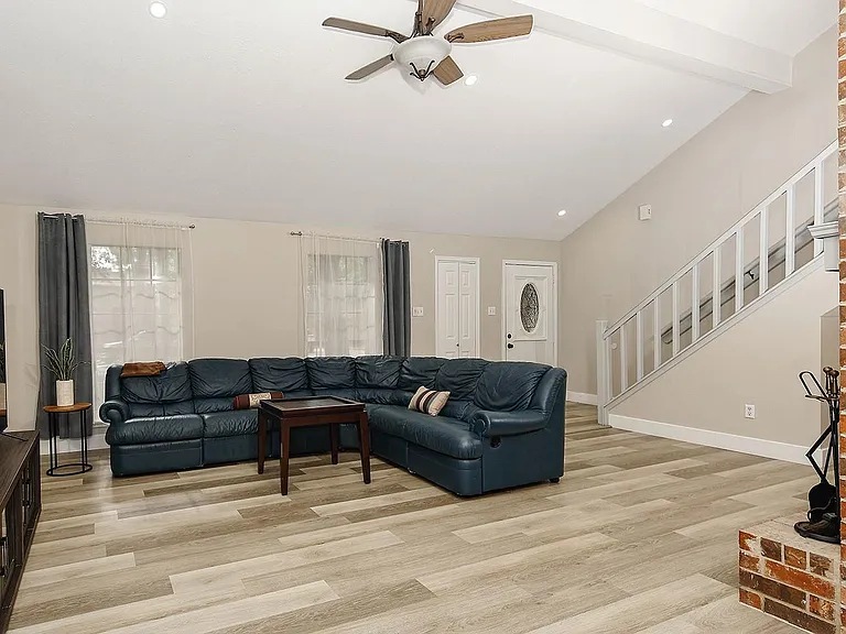 103 N Deerfoot Cir — Photo 4