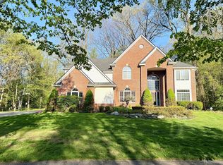 24525 Sandpiper Ct, Novi, MI 48374
