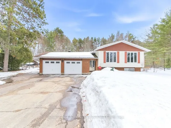 15 McKay St, Petawawa, ON K8H 3G7