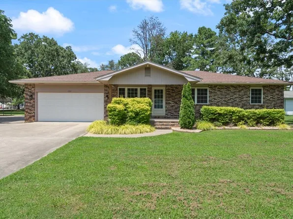 1362 Elm Springs Rd, Springdale, AR 72762
