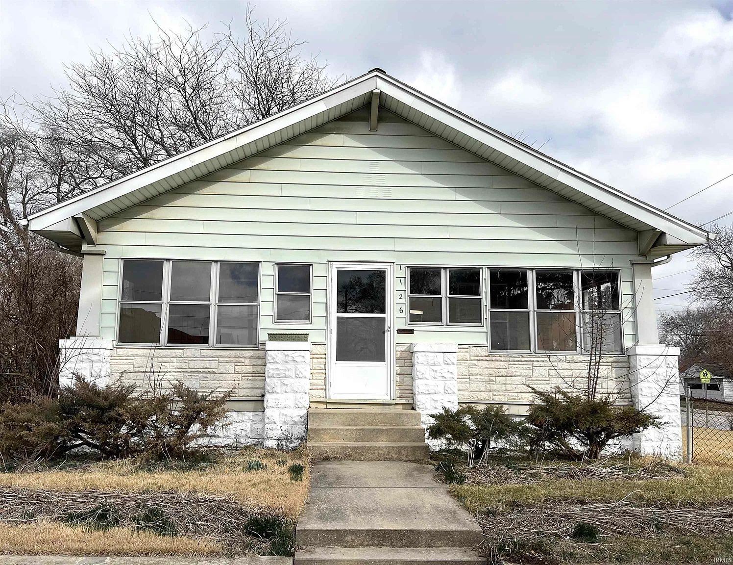 1126 E Walnut St photo 1