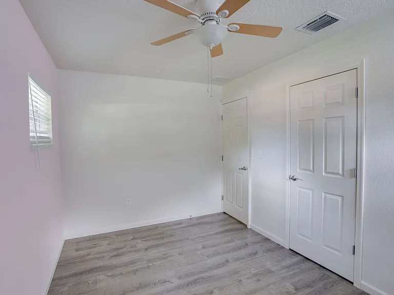 1316 S Bumby Ave — Photo 12