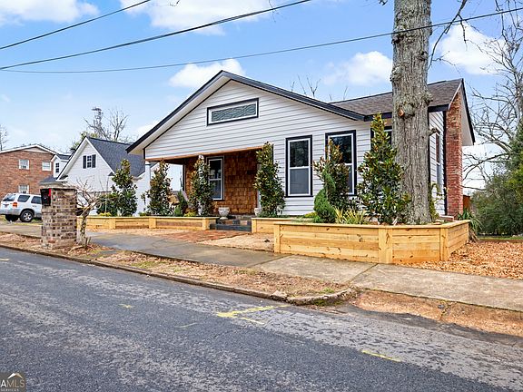 2nd image of 68 Spring St