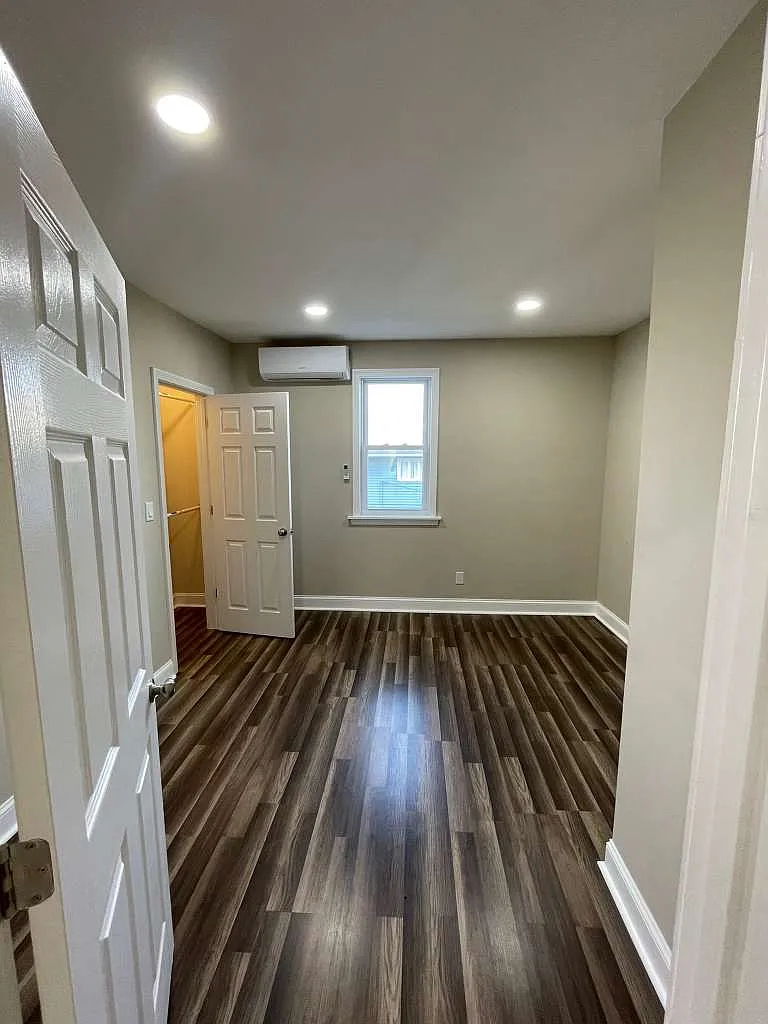 Building Photo - 95 Hawthorne Ave #2