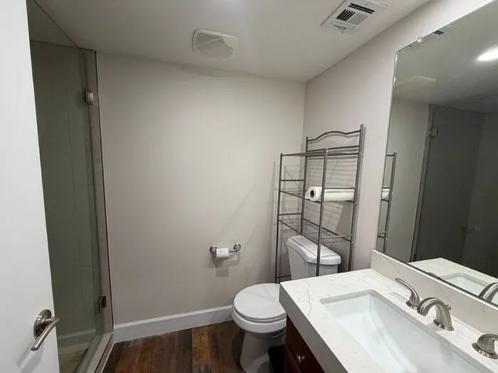 555 W 6th St #W — Photo 9