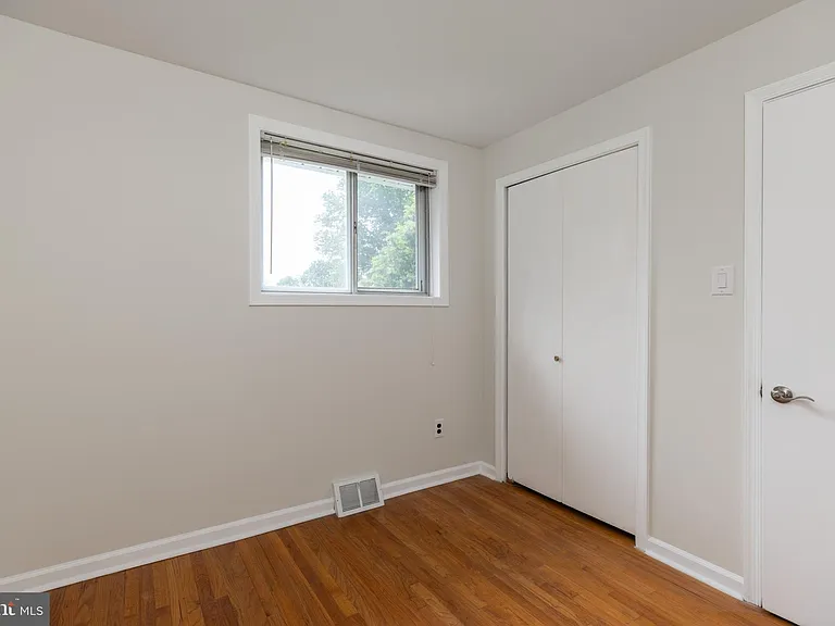 410 Woodlawn Ave — Photo 29