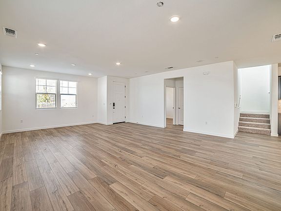 4th image of 615 E Diaz Ln