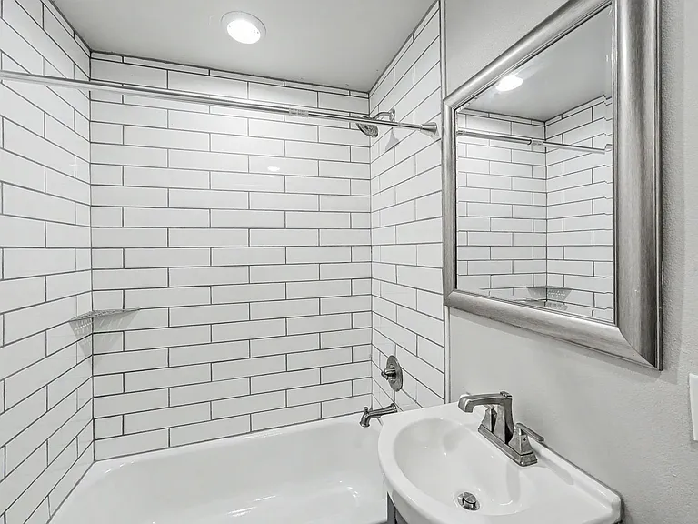 24 Hampstead Ln — Photo 12