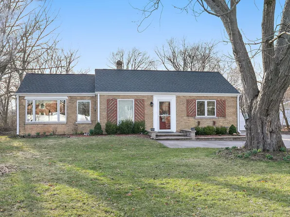 206 N Wheeling Rd, Prospect Heights, IL 60070