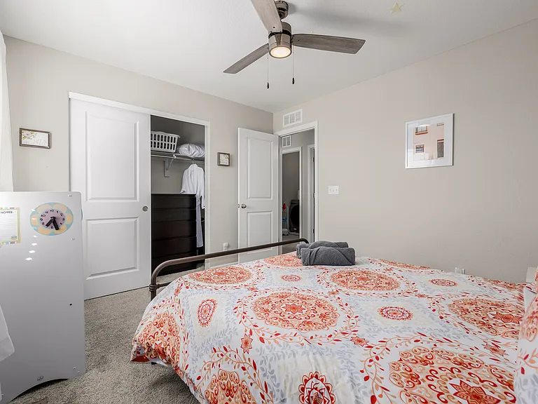 10406 Akron St — Photo 34