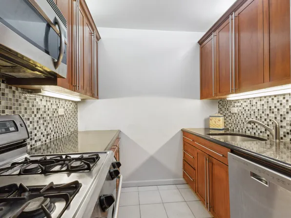 630 1st Avenue 5L image 3 of 9