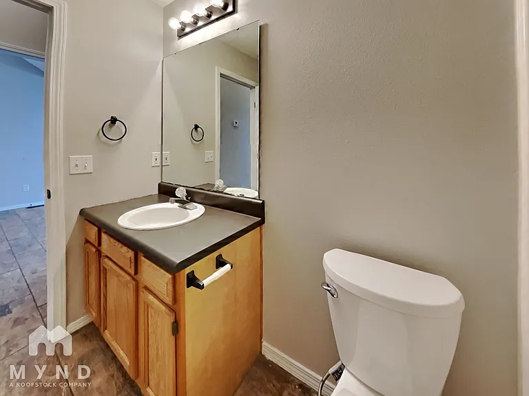 1003 W Snider St — Photo 18