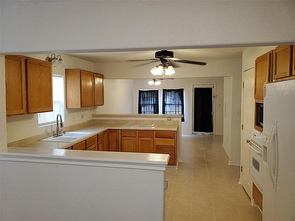 3rd image of 2809 Hickory St